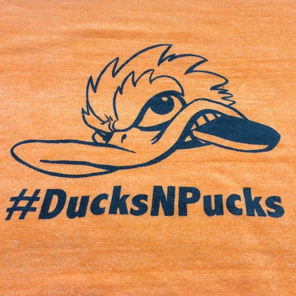 ducksnpucks